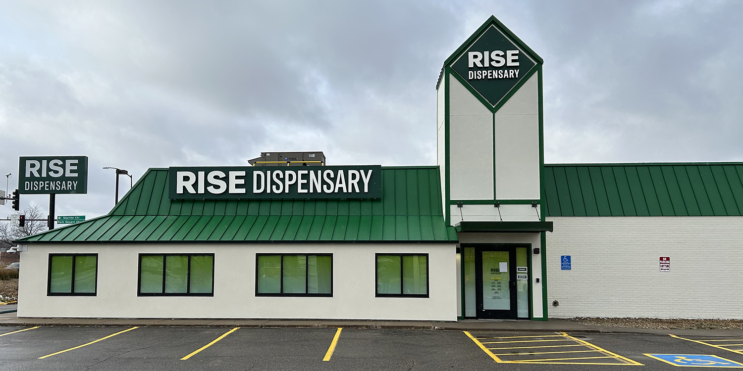 Outside exterior of the Brooklyn Park, MN Rise Dispensary